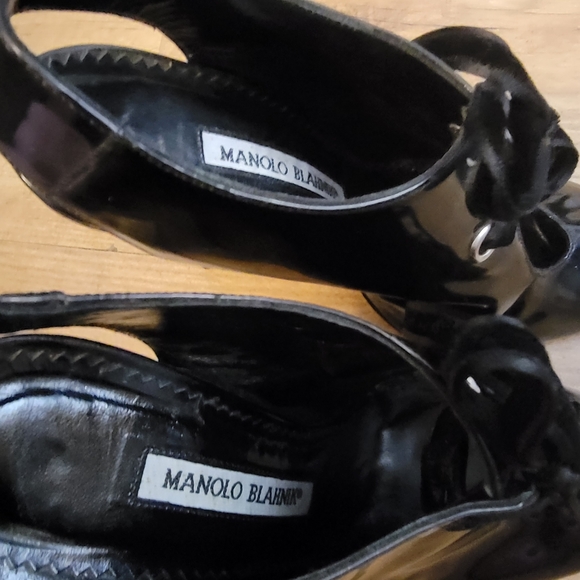 Manolo Blahnik Tie-Up Heels - Picture 5 of 11